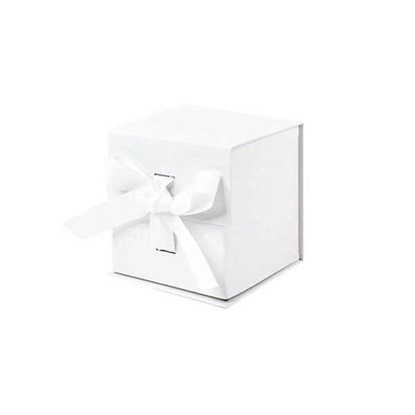 White Small Cube Magnetic Gift Boxes With Changeable Ribbon