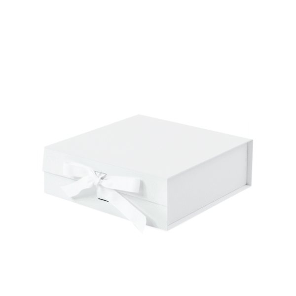 white-a6-square-magnetic-gift-boxes-with-changeable-ribbon.png
