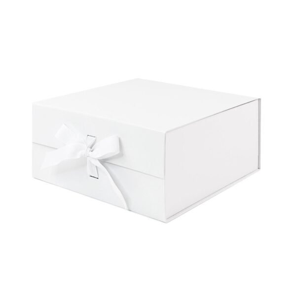 white-medium-square-magnetic-gift-boxes-with-changeable-ribbon.jpg